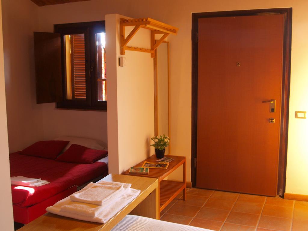 Agriturismo Becerca Vegan Serra San Quirico Luaran gambar